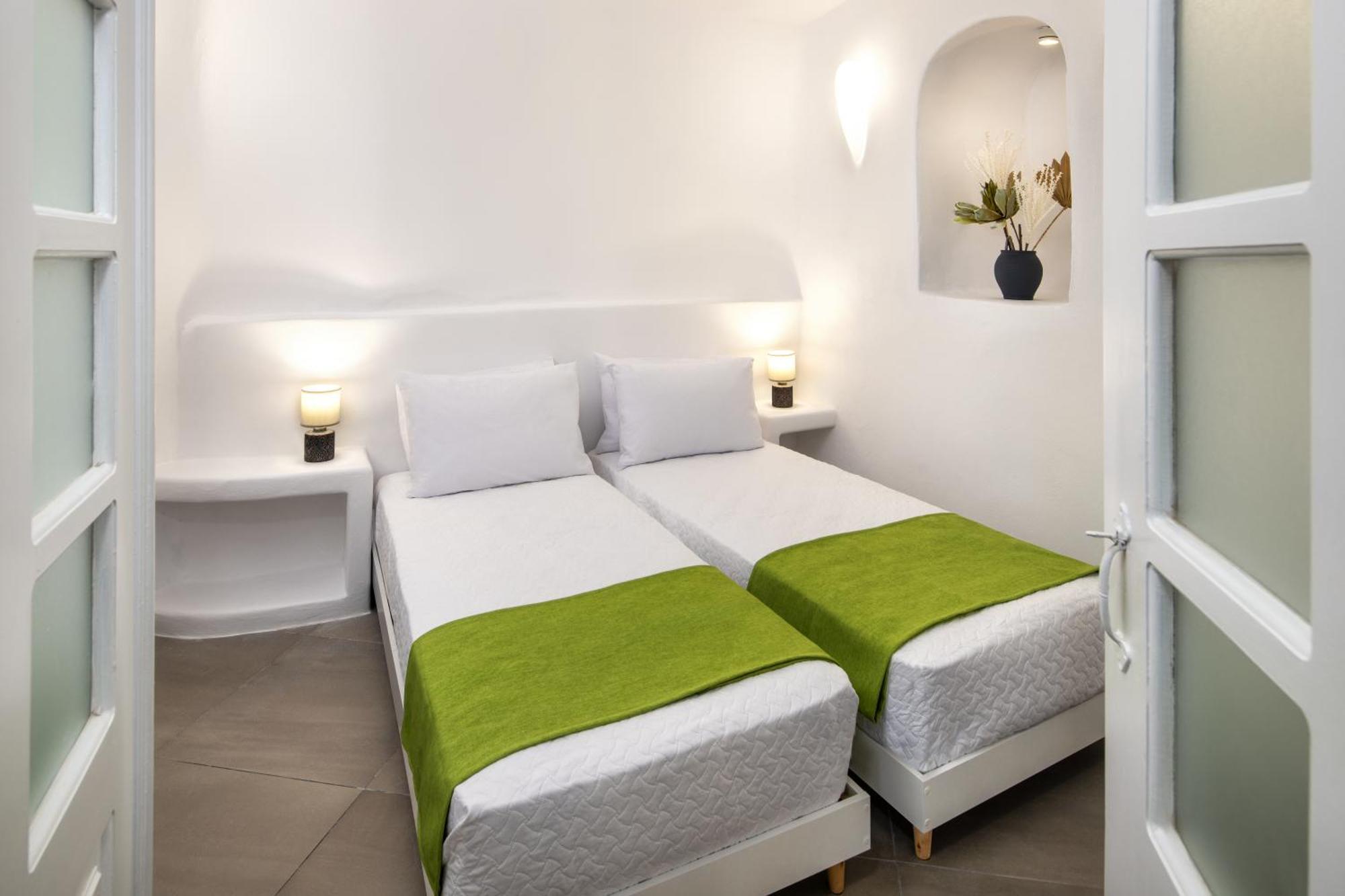 Lava Stone Bed & Breakfast Oia  Bagian luar foto