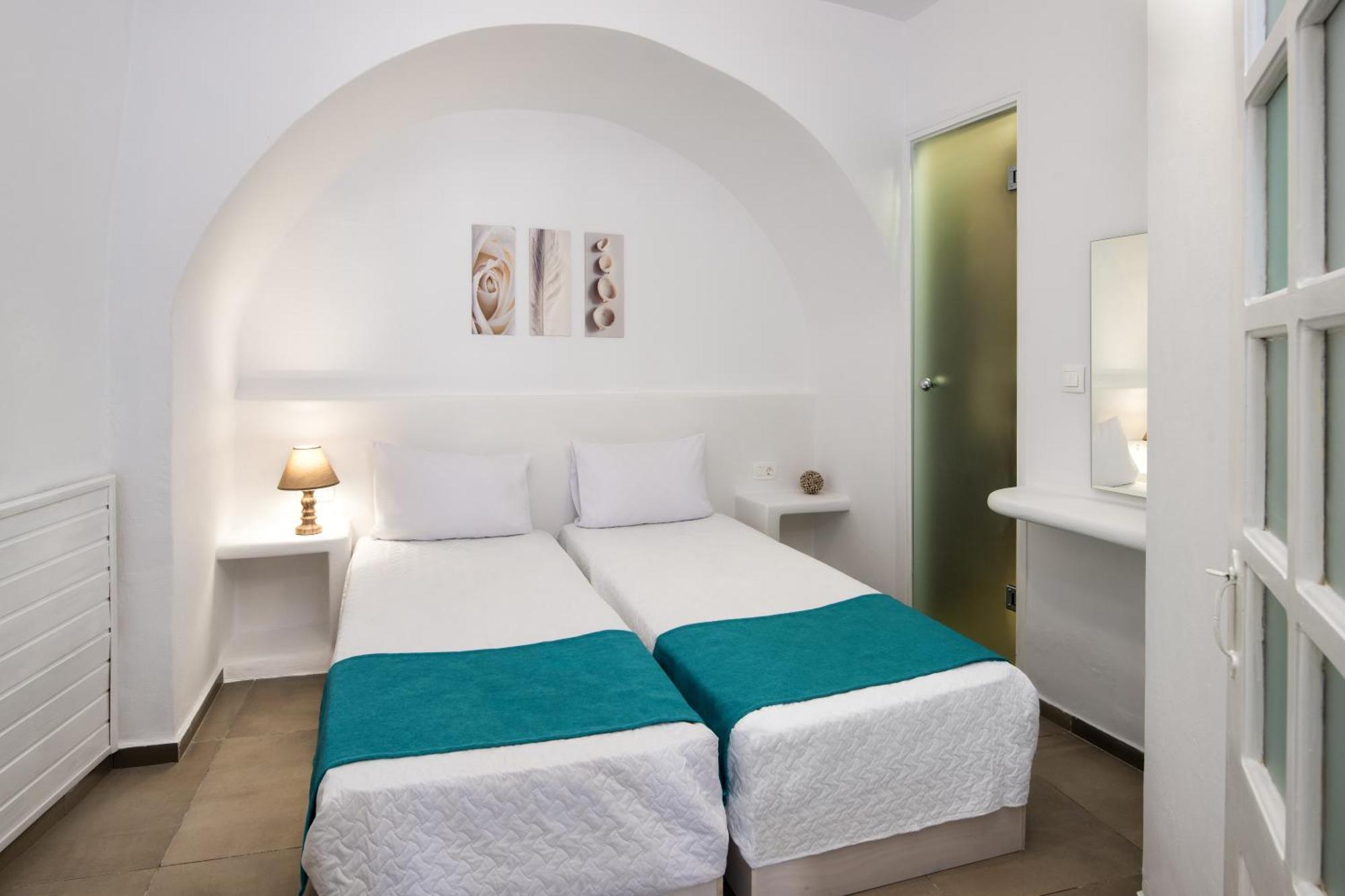 Lava Stone Bed & Breakfast Oia  Bagian luar foto
